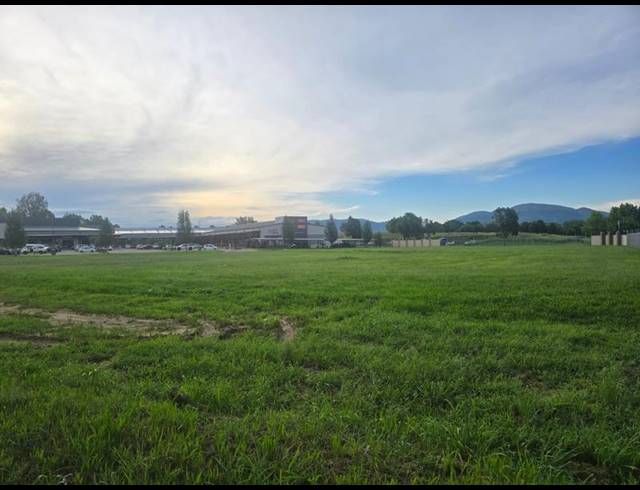 LAND FOR SALE IN THE ISLANDS ESTATES
